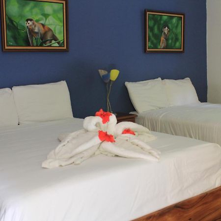 La Posada Jungle Hotel مانويل أنطونيو الغرفة الصورة