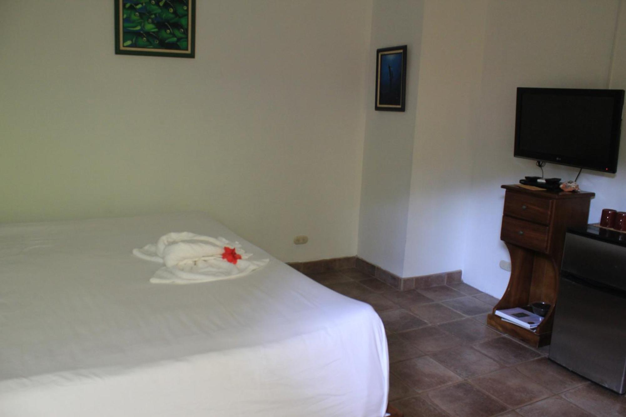 La Posada Jungle Hotel مانويل أنطونيو الغرفة الصورة